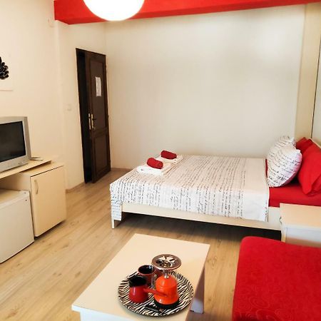 אוהריד Central Studios & Rooms מראה חיצוני תמונה
