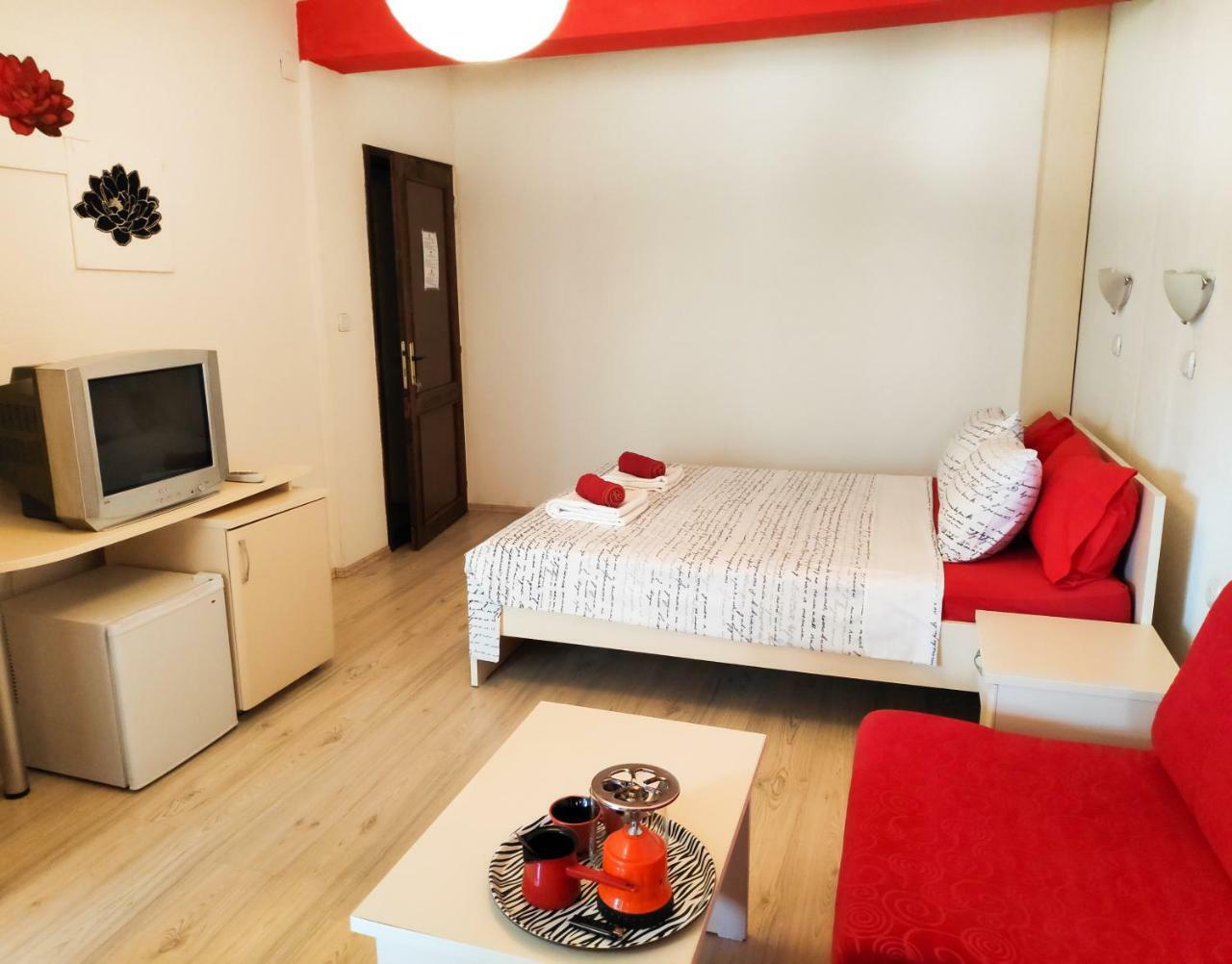 אוהריד Central Studios & Rooms מראה חיצוני תמונה