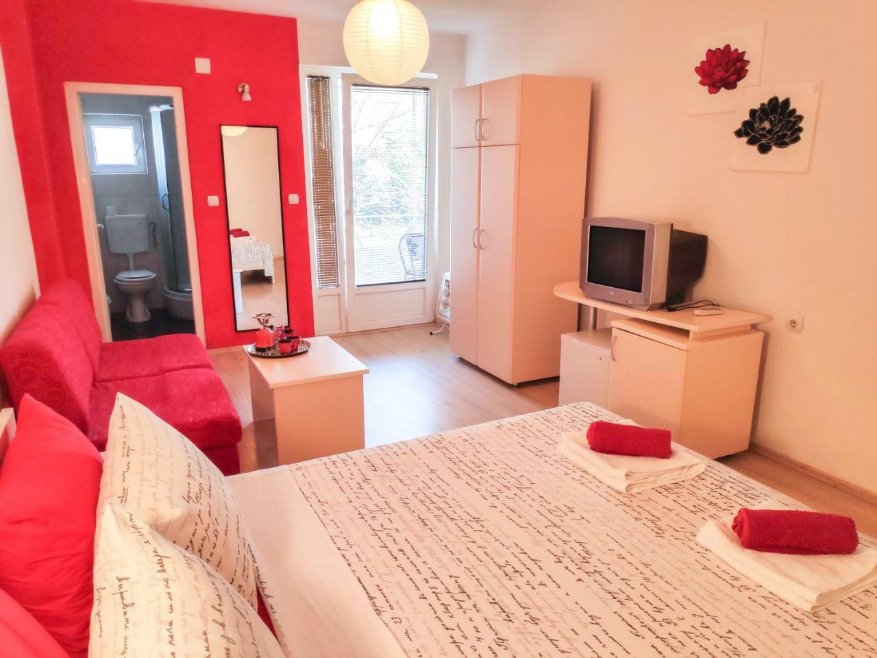 אוהריד Central Studios & Rooms מראה חיצוני תמונה