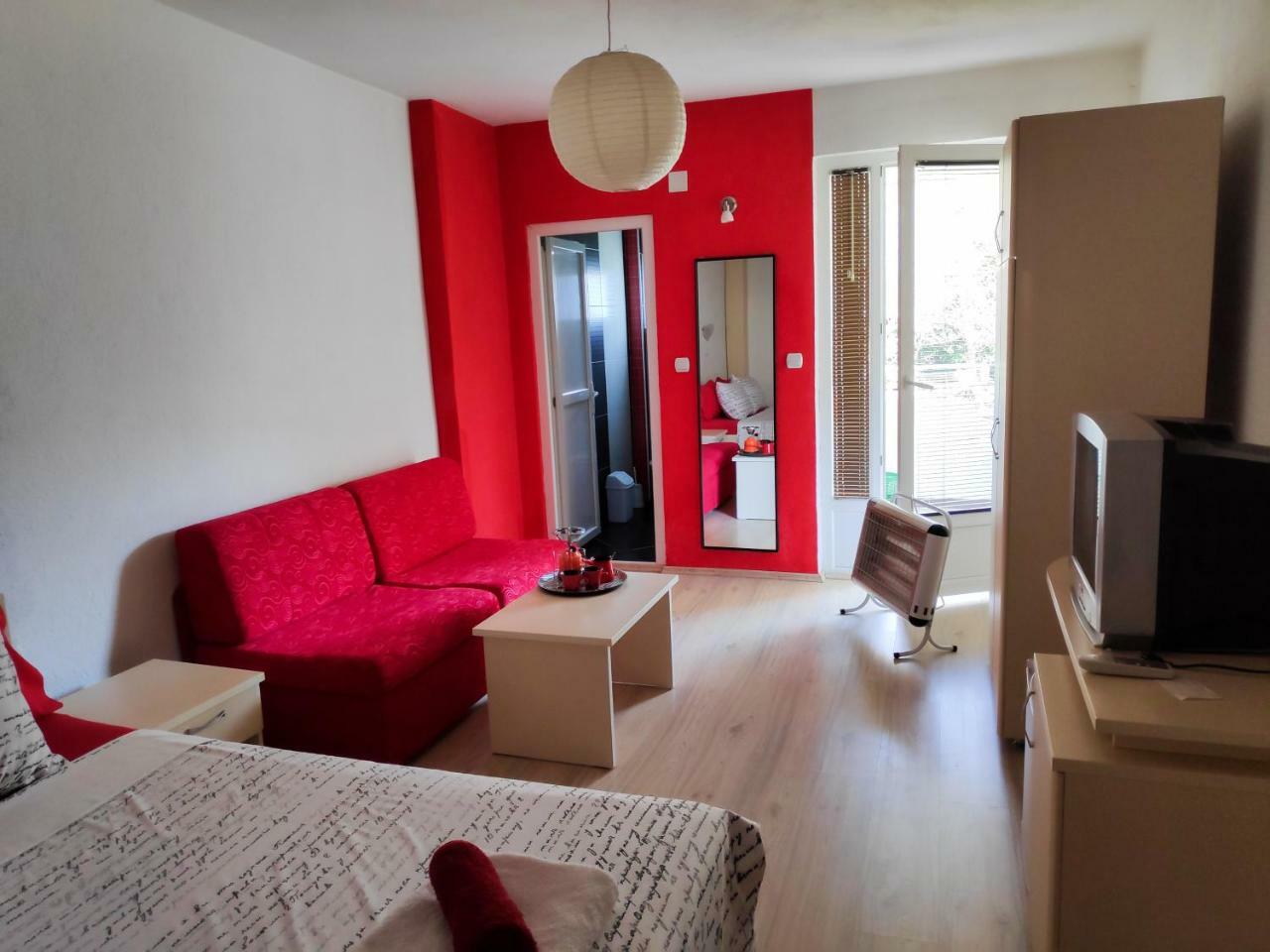 אוהריד Central Studios & Rooms מראה חיצוני תמונה