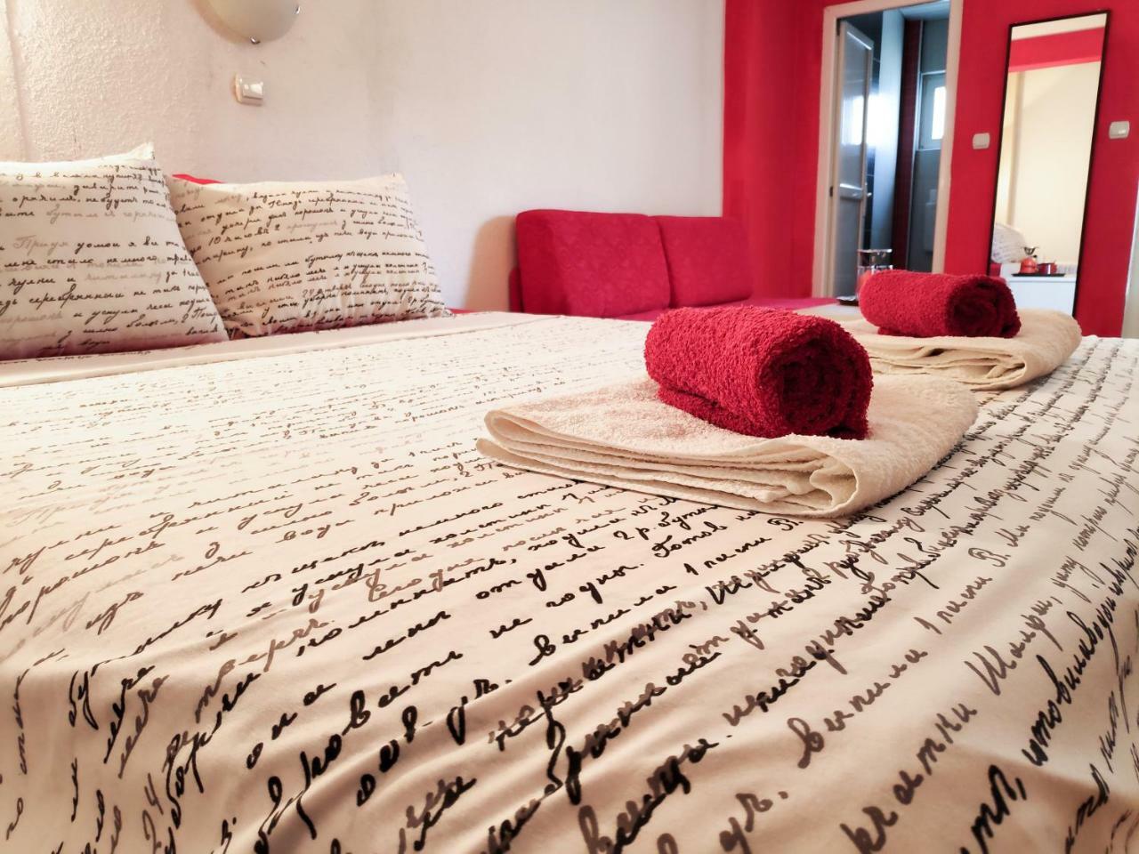 אוהריד Central Studios & Rooms מראה חיצוני תמונה
