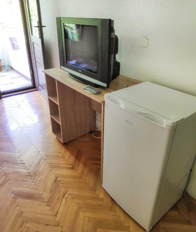 אוהריד Central Studios & Rooms מראה חיצוני תמונה